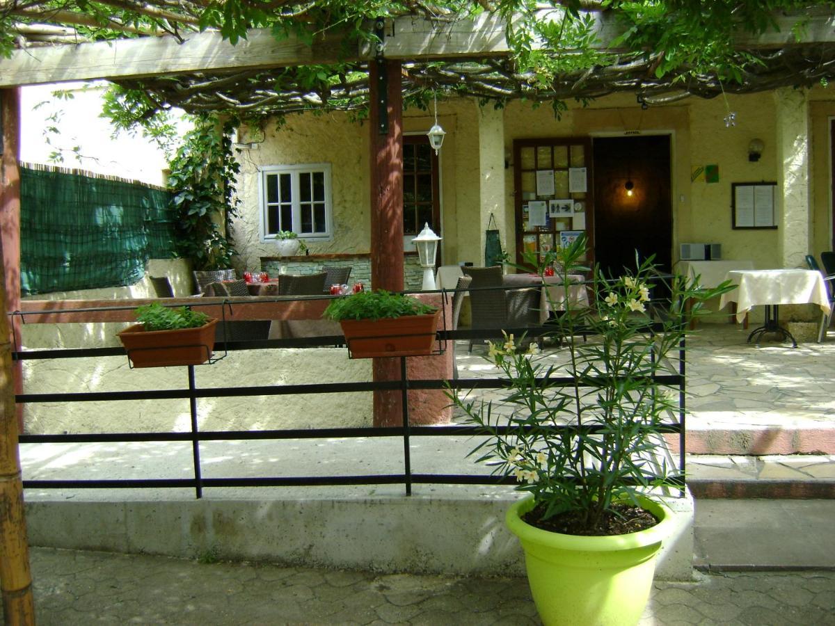Le H De Sernhac Luaran gambar
