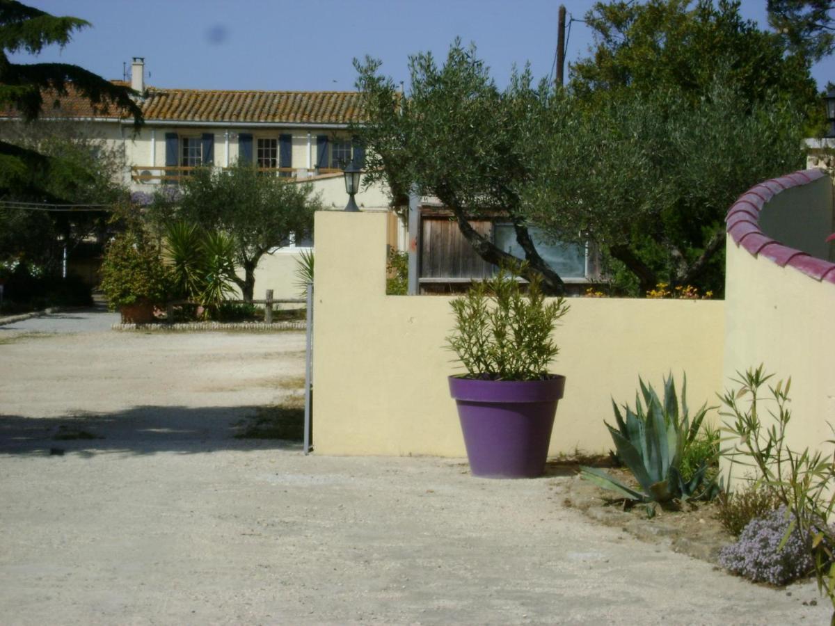 Le H De Sernhac Luaran gambar