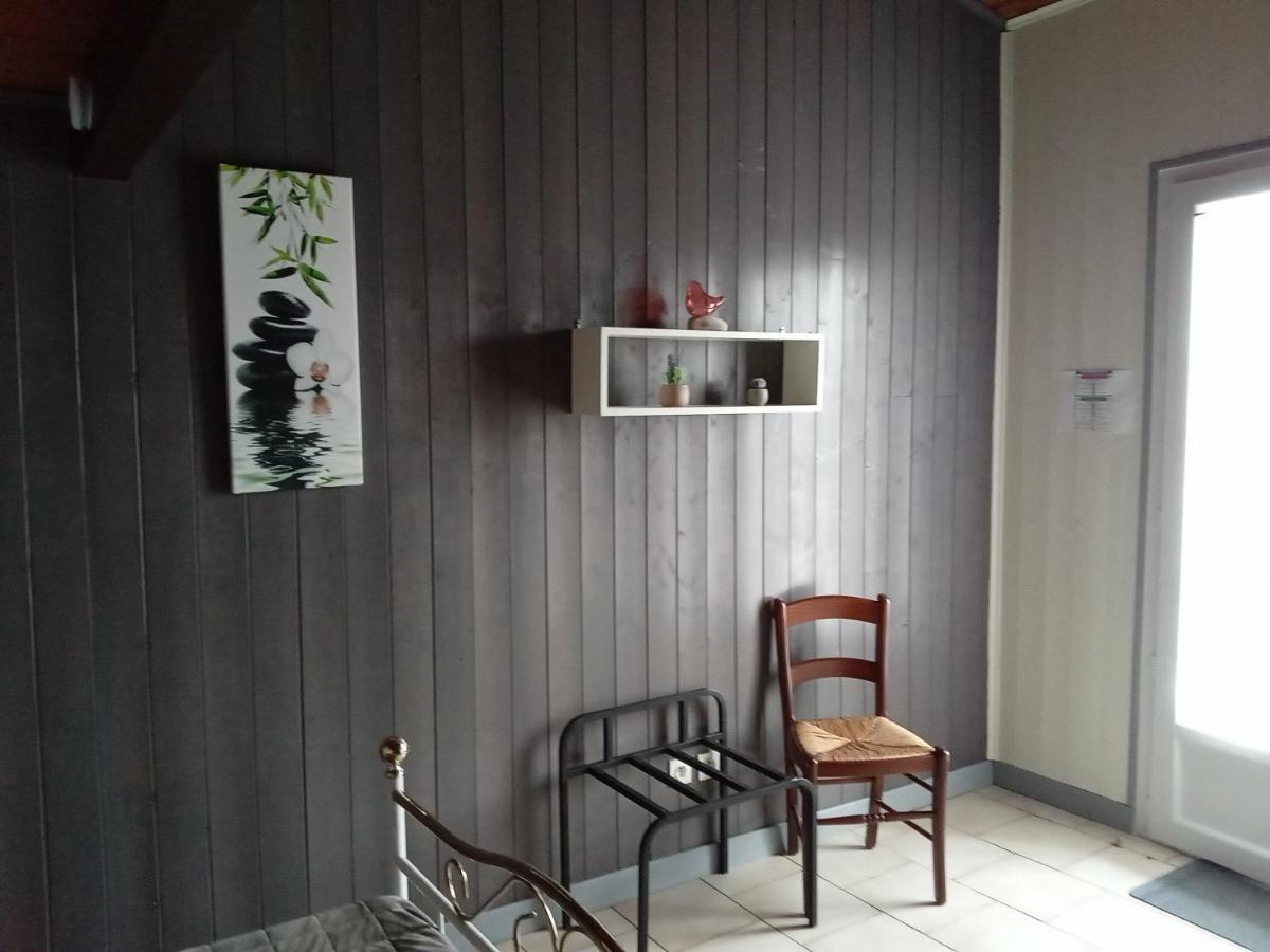 Le H De Sernhac Luaran gambar